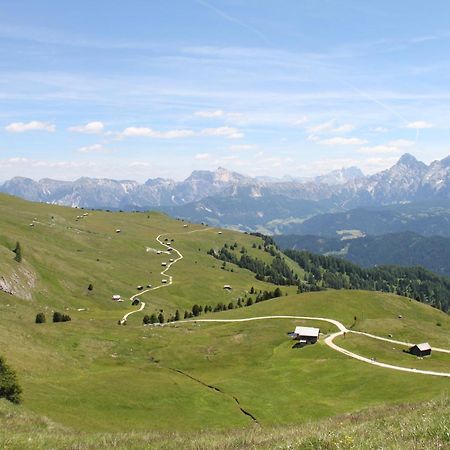 Pensione Arnica San Vigilio Di Marebbe Esterno foto