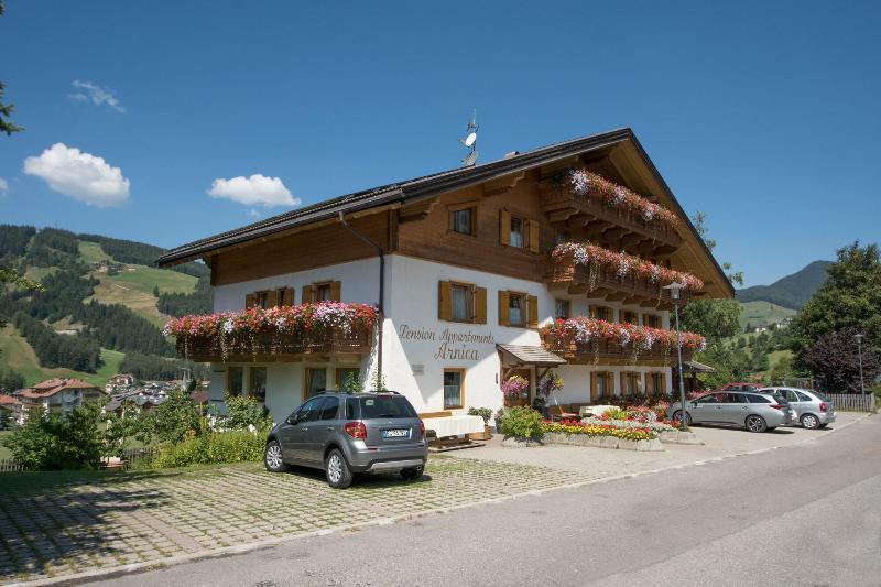 Pensione Arnica San Vigilio Di Marebbe Esterno foto