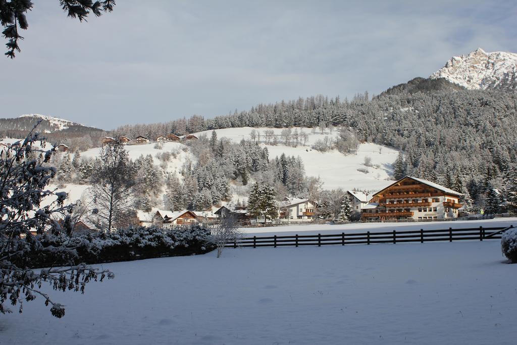 Pensione Arnica San Vigilio Di Marebbe Esterno foto