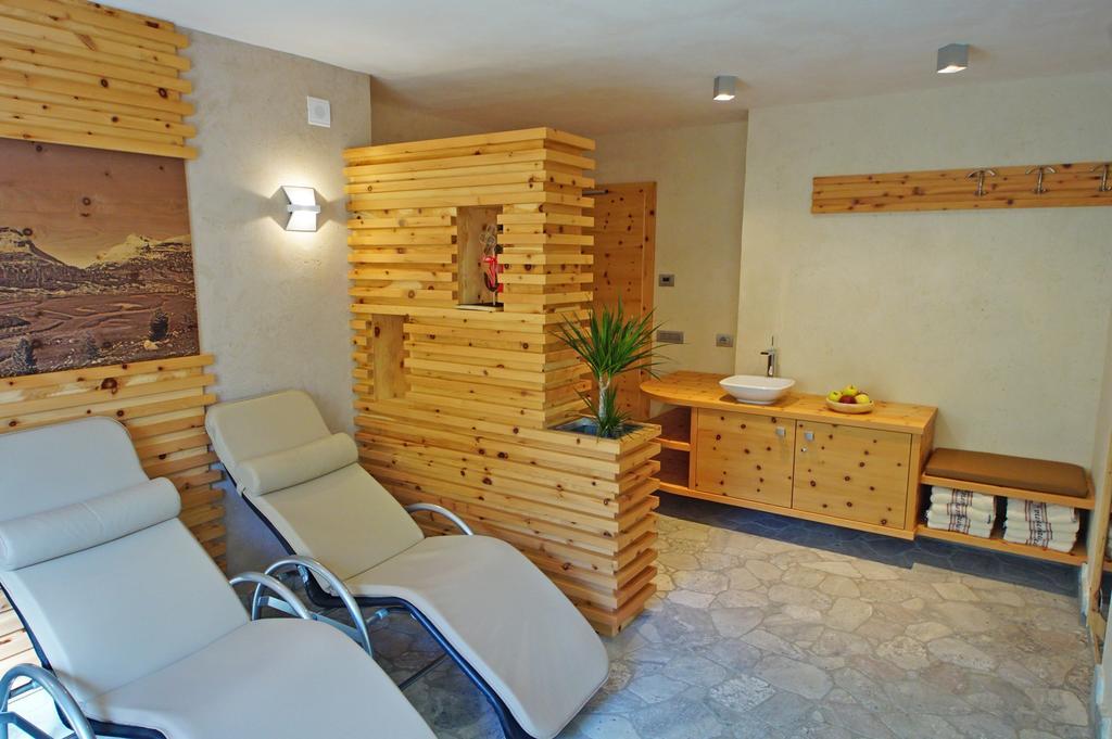 Pensione Arnica San Vigilio Di Marebbe Esterno foto